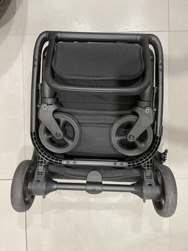Kompaktowy wózek Easywalker Miley czarny