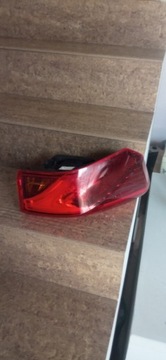 Toyota Avensis sedan  lampa tylna lewa