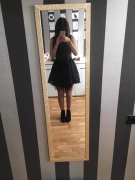 Czarna koronkowa sukienka 