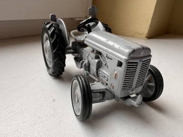 Model siku ferguson traktor 3470 metal