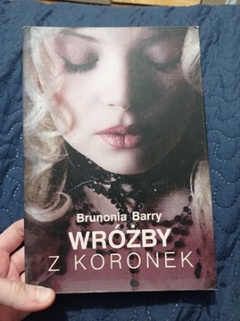 Wróżby z koronek 