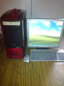 Komputer P4; 1,8 GHz HDD 80GB, 512MB DDR, CD/DVD