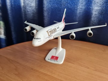 AIRBUS A380-800 EMIRATES / MODEL 1:250
