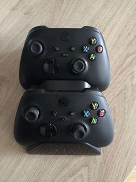 2x Pad Xbox Series S/X plus stacja ładowania Venom I akumulatorki