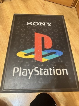 Mata na podłogę z logo PlayStation. Unikat 