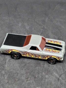 Hot wheels  2009 Mattel  auto metalowe podwozie 