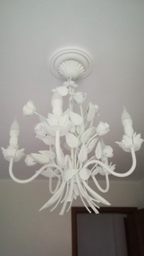 Żyrandol prowansalski biały kwiaty 5- płomieniowy