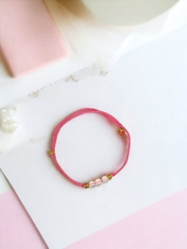Bransoletka dla dziewczynki na różowym sznureczku z kamieniem Opal-Radość
