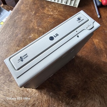 Napęd DVD 5,25" LG GH20NS15 biały front w idealnym stanie! SATA ATA Hitachi