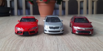 Toyota Camry, Corolla, i Supra  Welly 1:34