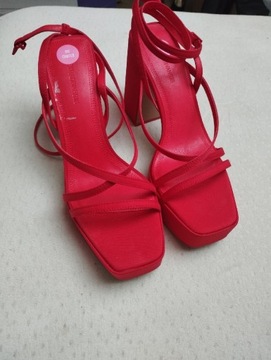 Buty sandały czerwone na platformie 38 paski