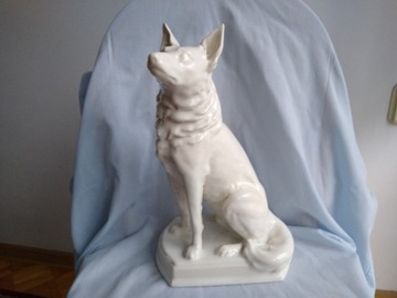 Duża porcelanowa figura psa
