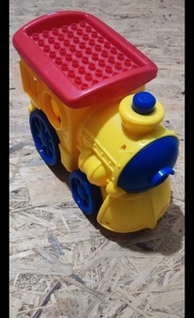 Ciuchcia lokomotywa zabawka dla niemowląt i dzieci.