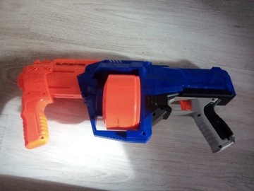 Nerf 15 strzałkowy Surgefire pistolet