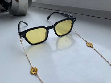 Okulary przeciwsłoneczne z łańcuszkiem 