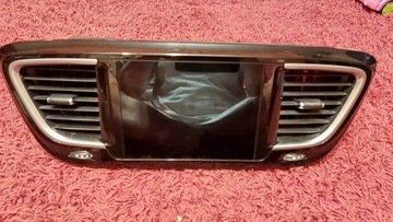 Chrysler Pacifica radio Harman