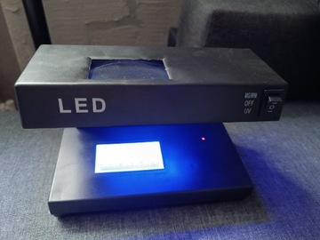 Tester banknotów UV LED powiększenie AD 2138
