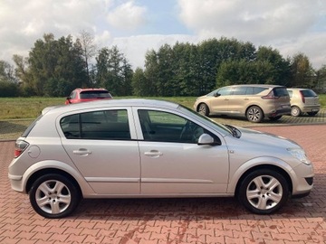 Opel Astra H 2009 1.6 Benzyna Hatchback
