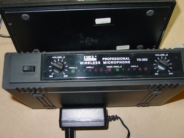 odbiornik zestawu mikrofonuw  bezprzewodowych JWL z mikrofonem
