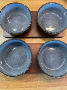 Cztery miseczki porcelanowe - zestaw do sushi