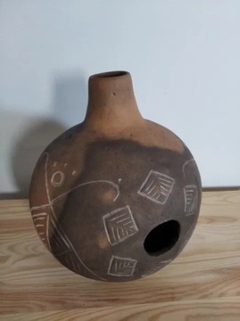 Udu - plemienny instrument afrykański z gliny