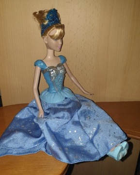 Lalka Kopciuszek w obrotowej sukni  Mattel prezent