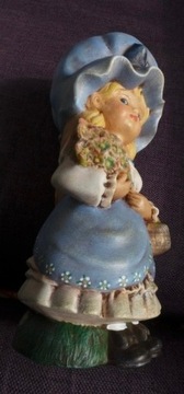 PIĘKNA, PORCELANOWA FIGURKA 