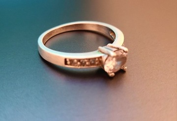 Pierścionek srebrny - pierścionek zaręczynowy 