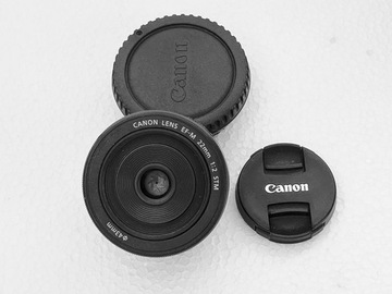 Obiektyw CANON LENS EF-M 22mm  1:2 STM