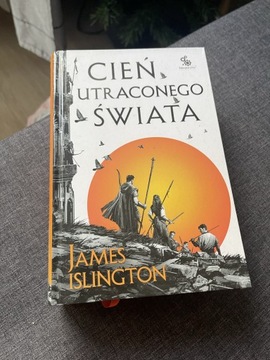 Cień utraconego świata James Islington