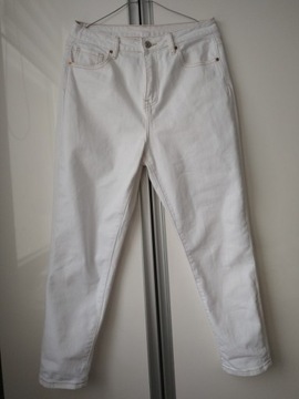 Białe spodnie jeansy straight z wysokim stanem L