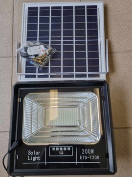 Lampa solarna mocy 200W