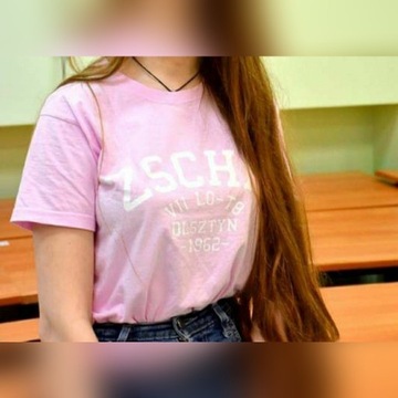Różowa koszulka chemik zschio olsztyn 