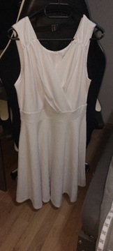 Biała sukienka długa