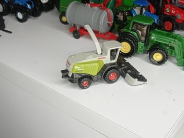 Kombajn traktor siku