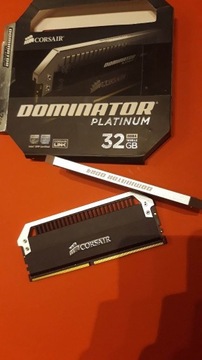 Corsair DDR4 32gb 3000mhz Dominator