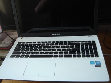 Laptop ASUS X551C Celeron N2830/4GB/320GB cyrylica