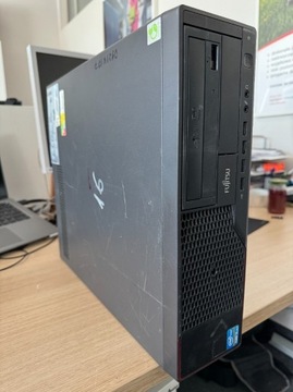 Fujitsu ESPRIMO E900 komputer WIN10 i5 4GB HDD