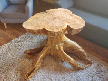 Stół z pnia drzewa do salonu