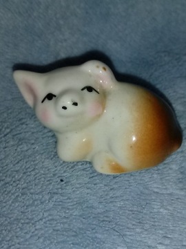 Porcelanowa stara urocza figurka świnka