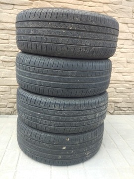 Pirelli 215/55R17 lato 