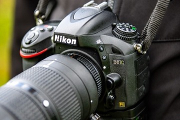 Nikon D610 Body + Grip Newell