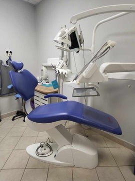 Unit stomatologiczny DIPLOMAT Z 2009 roku