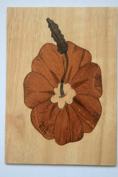 Drewniana pocztówka, obrazek, intarsja. Kwiat