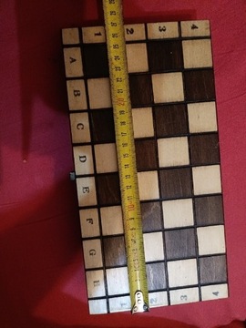 Drewniane szachy prl stan idealny 
