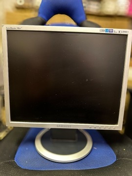 Samsung syncmaster 740n