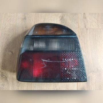 Lampa Hella Black Magic VW Golf III pęknięta