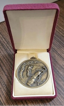 Stary medal w golfa nagroda w pudełku golf