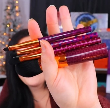 Zestaw 4 pędzli do makijażu w Etui LookFantastic