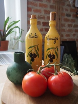 Butelki dekoracyjne idealne do kuchni jadalni